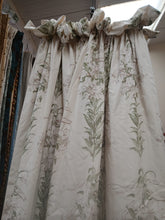 Load image into Gallery viewer, Cream b/g with green and red Lily design, lined &amp; I/L, 3983
