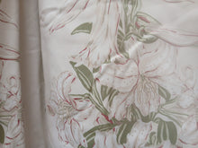 Load image into Gallery viewer, Cream b/g with green and red Lily design, lined &amp; I/L, 3983
