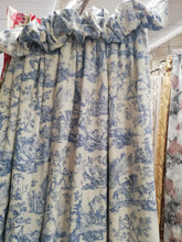 Load image into Gallery viewer, Blue &amp; White Toile du Jouy, Lined &amp; I/L, pencil heading 3996c
