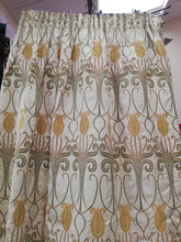 Load image into Gallery viewer, Cream b/g with yellow Tulip &amp; green leaf design &amp; green border, Lined Pencil pleat 3997a
