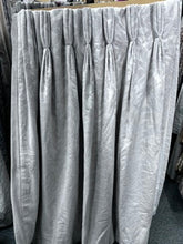 Load image into Gallery viewer, Cream b/g with beige leaf pattern and beige trim to l/e, lined &amp; I/L, Pinch Pleat,4008b
