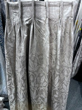 Load image into Gallery viewer, Beige b/g with raised leaf design, Lined, Pinch Pleat, 4008c
