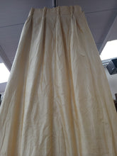 Load image into Gallery viewer, Pale Yellow/Gold Silk, Lined &amp; I/L, Pinch Pleat, 4013a
